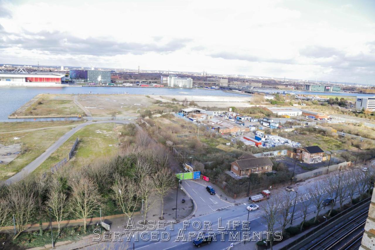 Pontoon Dock Key Workers Apartment Londres Exterior foto