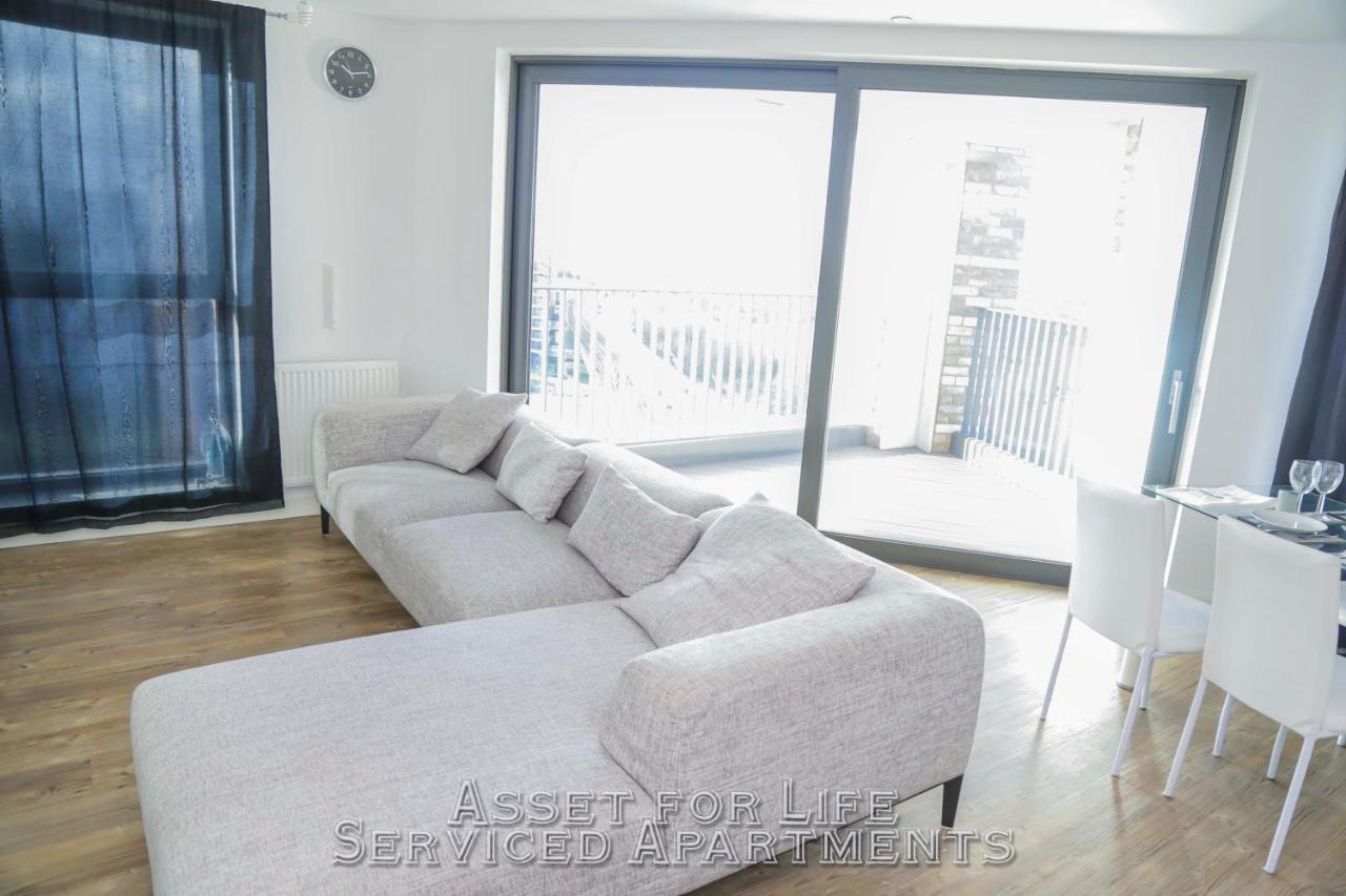 Pontoon Dock Key Workers Apartment Londres Exterior foto